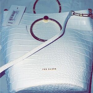 *NEW Beautiful Ted Baker Textured Ivory Barrel Bag!